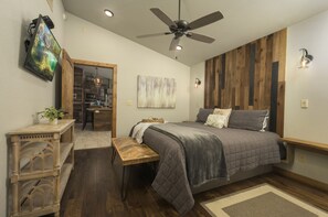 Studio | 5 bedrooms - Wine Time Heated Optional Pool Shuffleboard Table Arcade Play Set Corn Hole (Broken Bow)