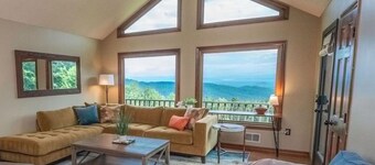 Blue Ridge Gateway Cabin With Mountain Views