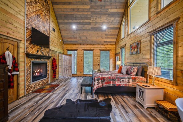 Studio | 1 bedroom - The Adirondack Hottub Shuffleboard Fireplace Foosball Table Arcade (Broken Bow)