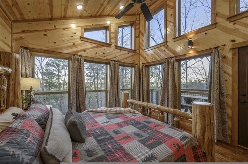 Three Bears Hideout Luxury Mountain Cabin Getaway for Families Groups