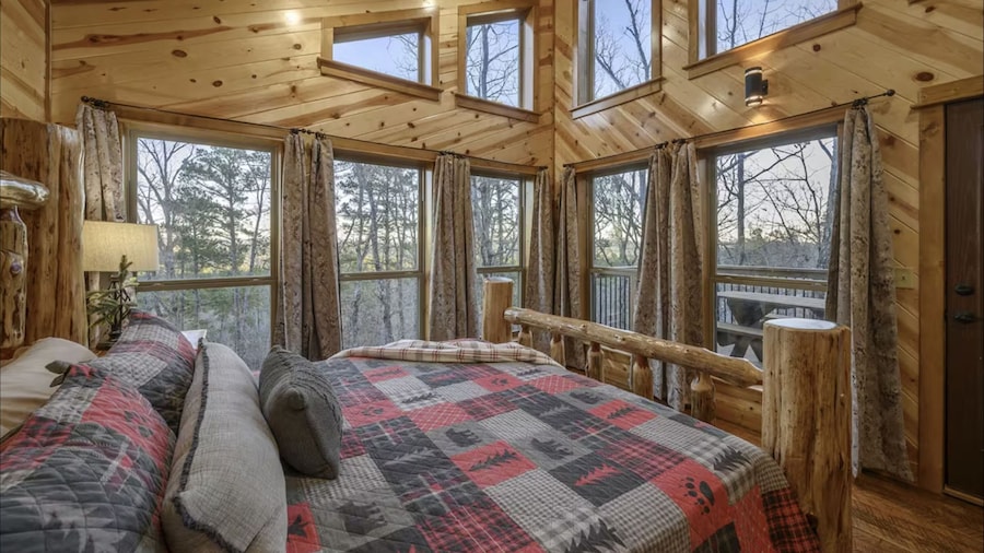 Three Bears Hideout Luxury Mountain Cabin Getaway for Families Groups