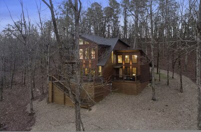 Three Bears Hideout Luxury Mountain Cabin Getaway for Families Groups