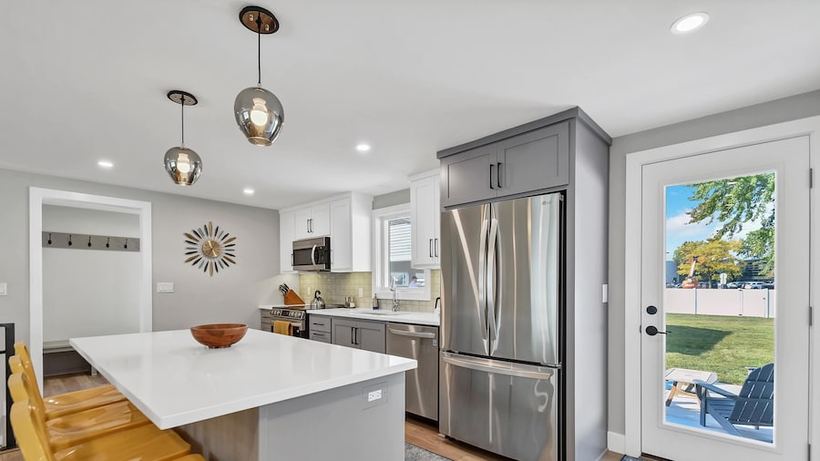 Full Remodel Steps to Lambeau Titletown Resch