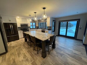 5 bedrooms - Freshly Updated Lake Michigan Home With Pool (Kewaunee)