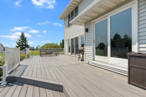 House | 5 bedrooms - Freshly Updated Lake Michigan Home With Pool (Kewaunee)