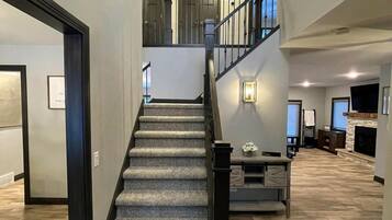 House | 5 bilik tidur