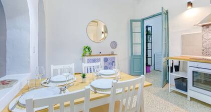 Lilly the Traditional Maltese Townhouse in Sliema