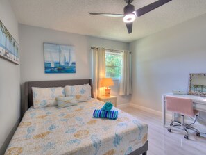 House - The Mermaid and the Sea Turtle (Largo)