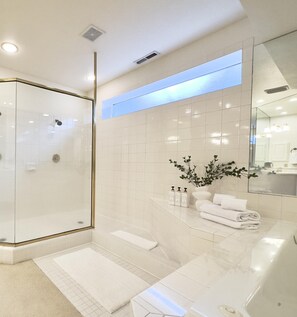 House | 5 bedrooms - Coastal Haven Seaside Serenity Retreat (Federal Way)