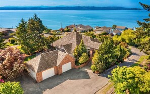 House | 5 bedrooms - Coastal Haven Seaside Serenity Retreat (Federal Way)