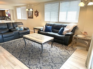 2 bedrooms - The Old Man the Sea-seaview 101 (Madeira Beach)