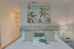 Apartment - Boho Condo 3 3 Heated Pool (Madeira Beach)