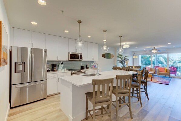 Apartment - Boho Condo 3 3 Heated Pool (Madeira Beach)