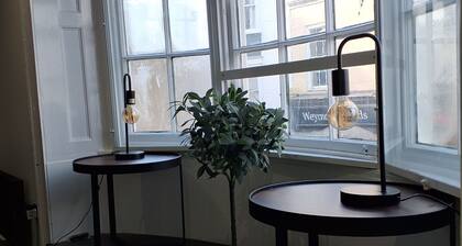 Casa de Niveles in Weymouth