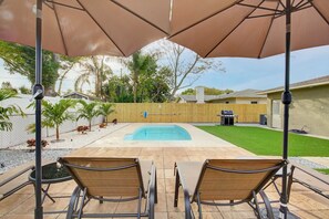 2 bedrooms - Palm Oasis 2 2 Serene Backyard Private Poolside (St. Petersburg)