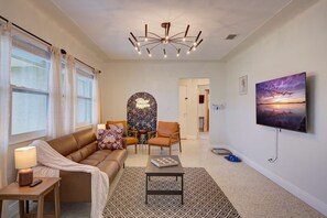 2 bedrooms - Palm Oasis 2 2 Serene Backyard Private Poolside (St. Petersburg)