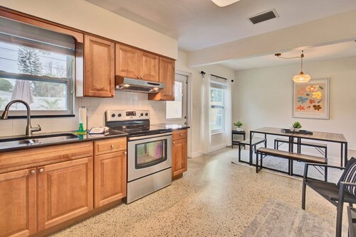 Palm Oasis 2 2 Serene Backyard Private Poolside