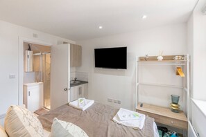 Apartment | 1 bedroom - Modern Studio Retreat (London)