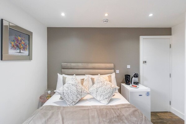 Apartment | 1 bedroom - Modern Studio Retreat (London)