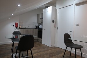 Apartment | 1 bedroom - Modern Studio Retreat (London)