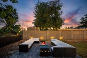 House - Mid-century Modern Oasis w Calm Backyard Escape (Phoenix)