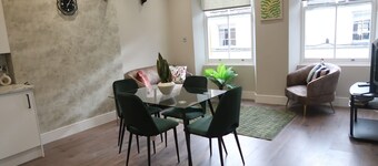 Quaint Retreat in Sherborne s Historic District
