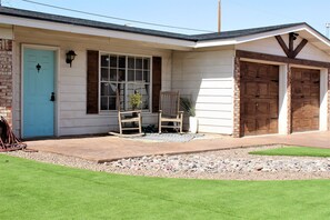 House | 4 bedrooms - El Chuco Home W Pool Pool Table 15 min Downtown (El Paso)