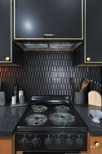 The Cat s Meow Apt 1 Sunset Heights