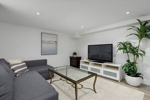 House | 2 bedrooms - Cozy Bsmt Suite Near UBC Kits and DT Vancouver (Vancouver)