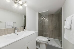 House | 2 bedrooms - Cozy Bsmt Suite Near UBC Kits and DT Vancouver (Vancouver)