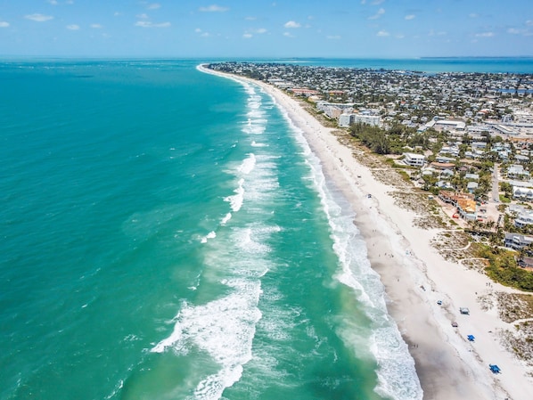 House | 4 bedrooms - AMI Du Soleil Steps to the Beach Heated Pool (Anna Maria)