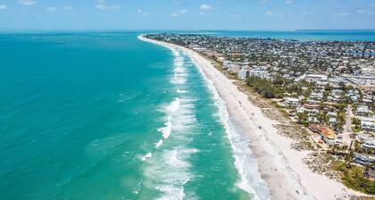AMI Du Soleil Steps to the Beach Heated Pool