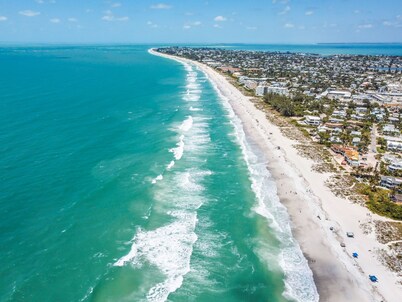 AMI Du Soleil Steps to the Beach Heated Pool
