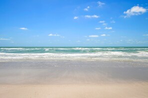 House | 4 bedrooms - AMI Du Soleil Steps to the Beach Heated Pool (Anna Maria)