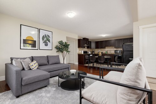 Peaceful Spacious 2BR Suite