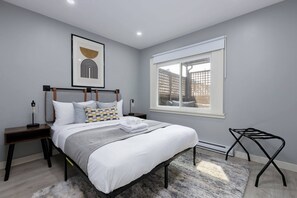 House | 4 bedrooms - Spacious 4BR Retreat Near YVR and DT (Vancouver)