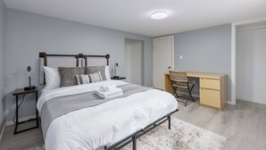 House | 4 bedrooms - Spacious 4BR Retreat Near YVR and DT (Vancouver)