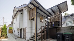 House | 4 bedrooms - Spacious 4BR Retreat Near YVR and DT (Vancouver)