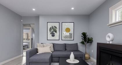Spacious 4BR Retreat Near YVR and DT