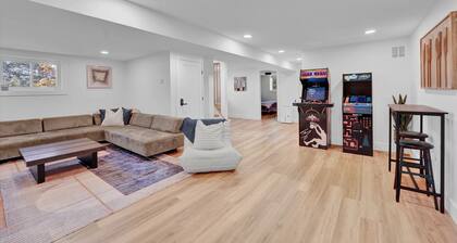 Lakeside Dock Hot Tub Kayaks Arcade Playset