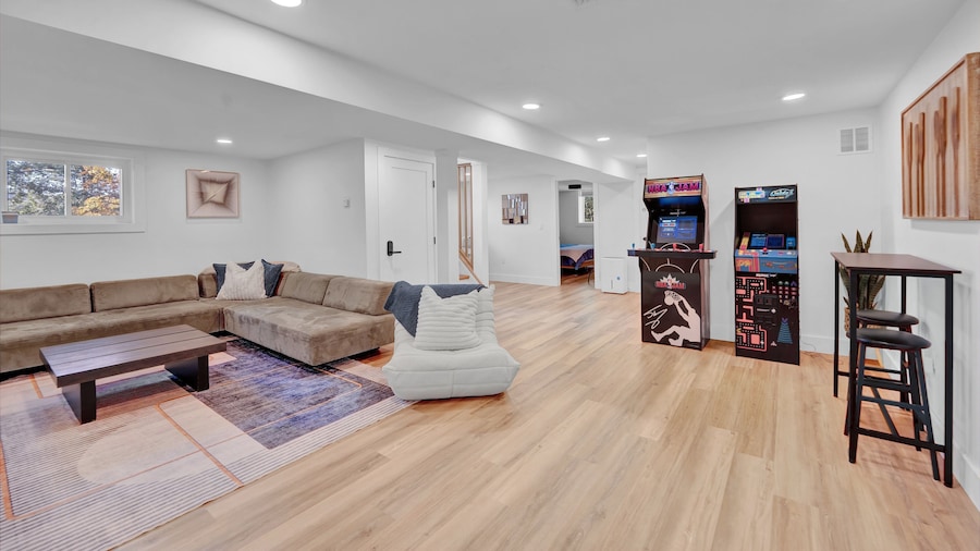 Lakeside Dock Hot Tub Kayaks Arcade Playset