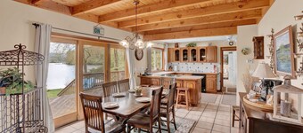 Lakefront Escape - Family Friendly Kayaks