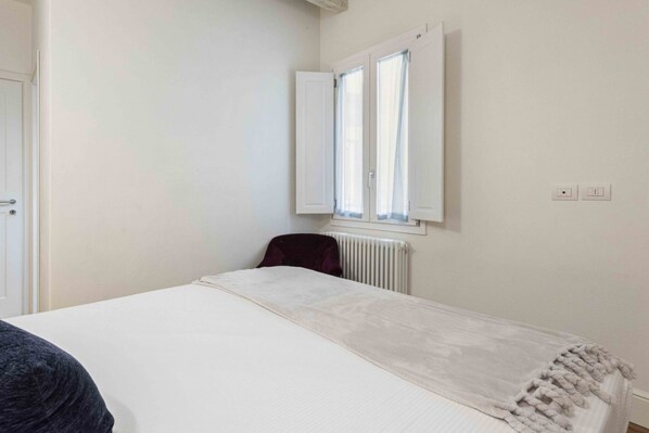 2 bedrooms, iron/ironing board