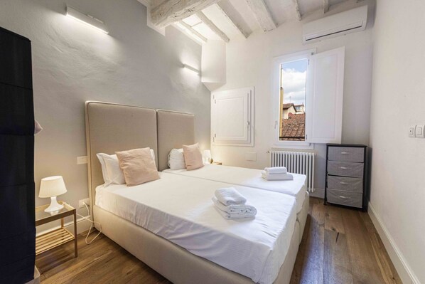 2 bedrooms, iron/ironing board