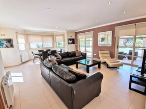 Villa | 4 bedrooms - Orchard Blossom Private Villa With Pool (Frenaros)