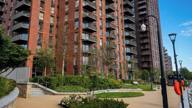 House - Central Wembley 2BR Modern Clean Connected (Wembley)