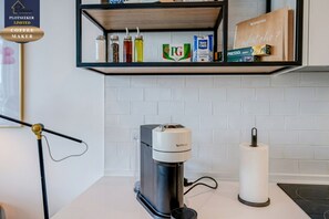 House | 2 bedrooms, desk - Central Wembley 2BR Modern Clean Connected (Wembley)