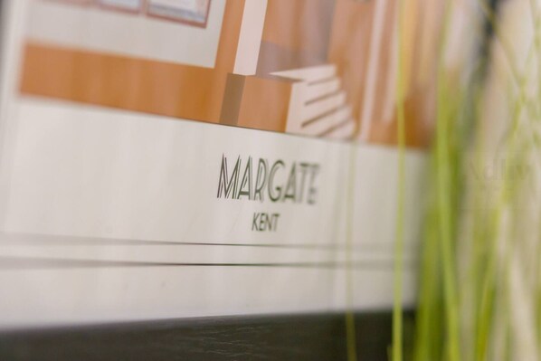 A sign with the name 'MARGATE' and 'KENT' indicating a location or property name. - Dreamland Cottage Margate by Adliv (Margate)