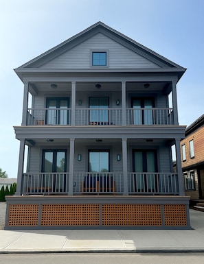 5 bedrooms