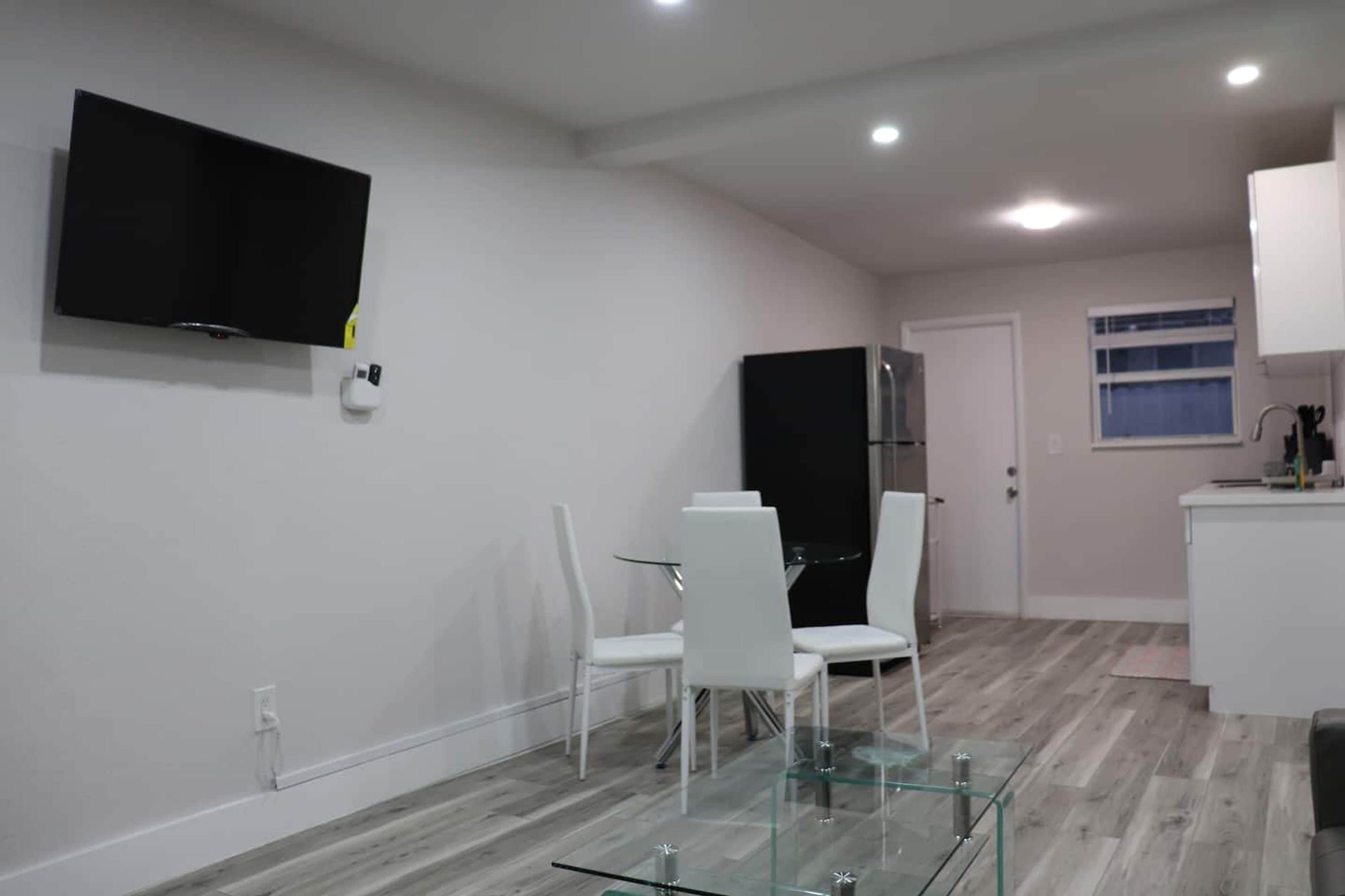 Casa, para fumadores | 2 habitaciones y insonorización 
